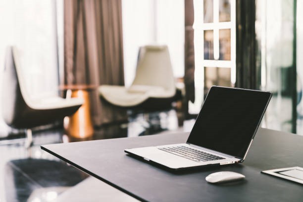Clean Lines and Modern Flair: Upgrade Your Office Table Design